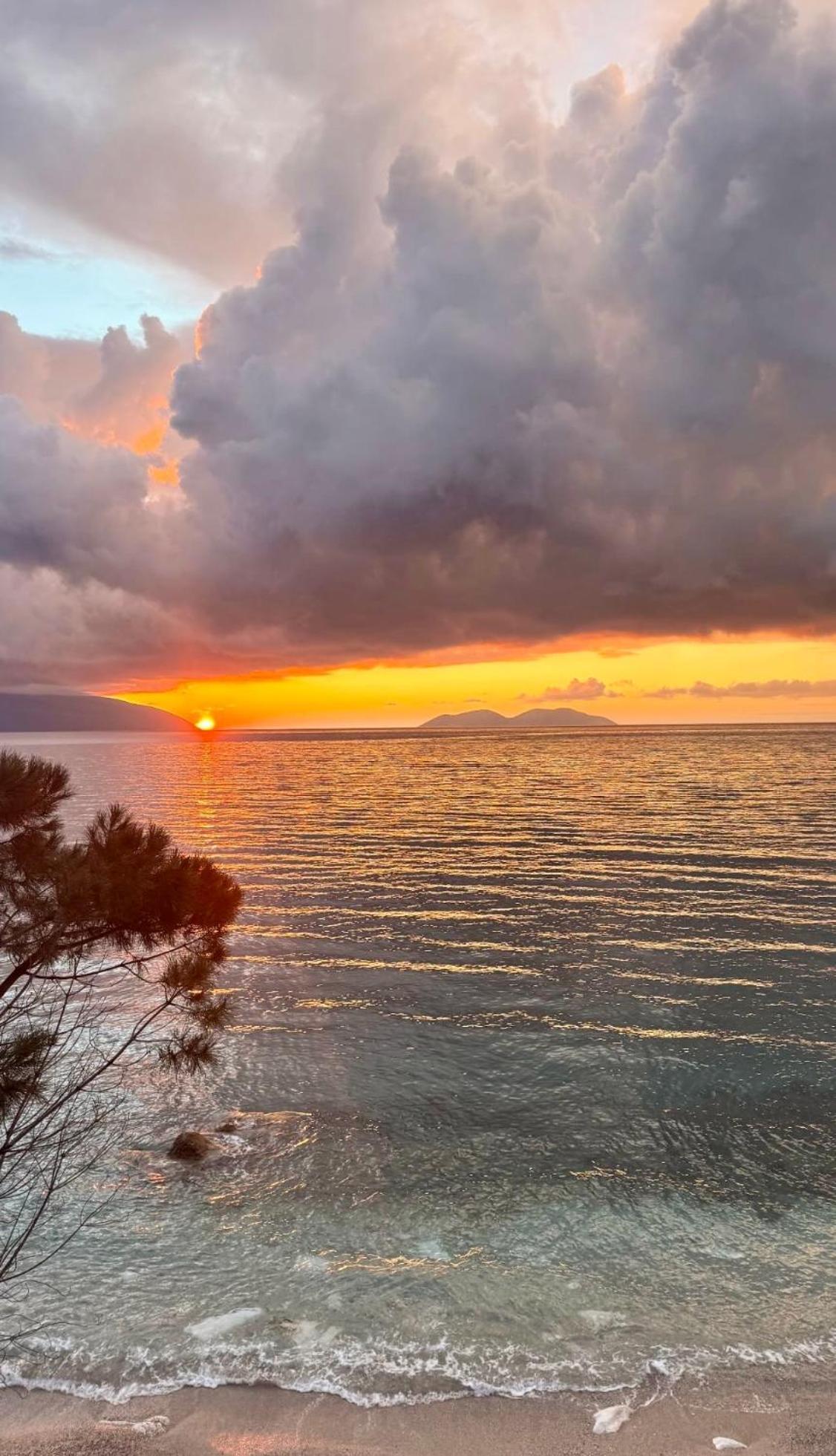 Hotel Lungomare Vlore Ngoại thất bức ảnh